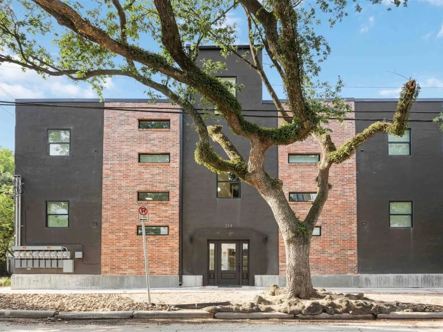 Welch Street Apartments 0